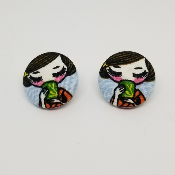 💥3for15!💥Adorable Fabric Button Earrings Girl - Picture 1 of 2